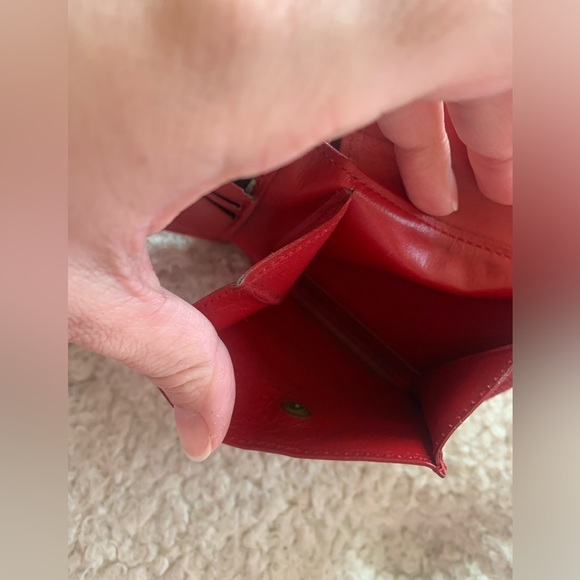 Louis Vuitton epi leather wallet - Picture 3 of 12